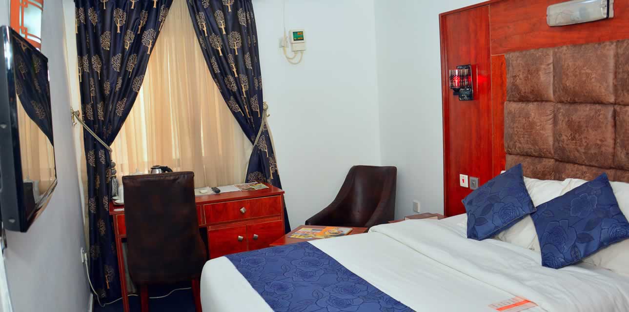 /web/uploads/116/Reiz Continental/room-photos/Standard Room/standard.jpg1.jpg